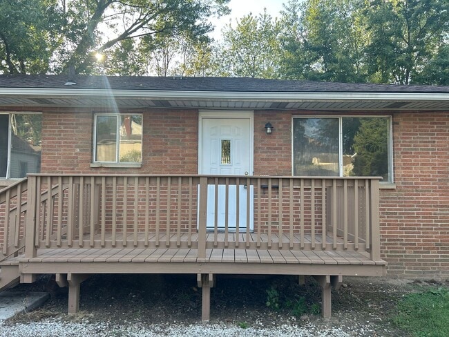 Building Photo - 2519-2521 Woodmere Unit 2521