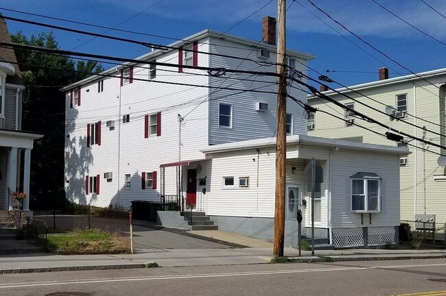 building exterior, studio in front - 11 Nichols Ave Apartments Unit Studio