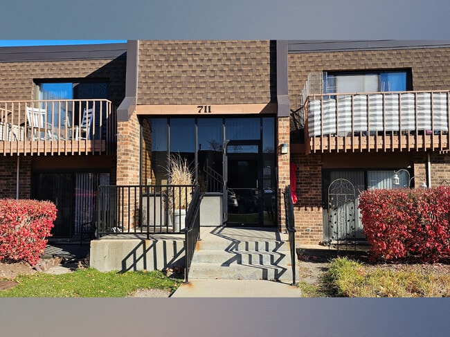 Building Photo - 711 Tipperary Ct Unit 1B