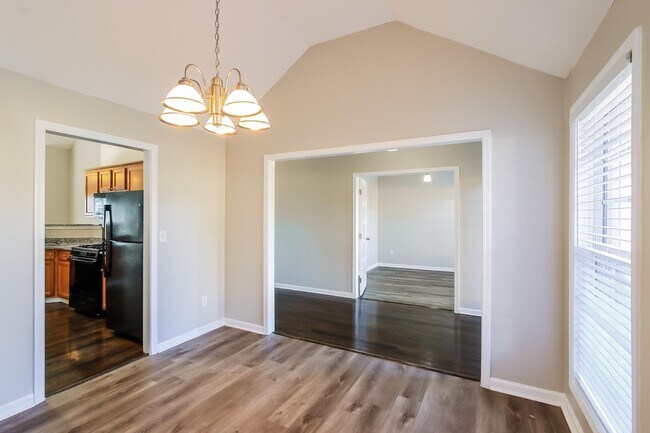 Photo - 211 Gilliam Ct