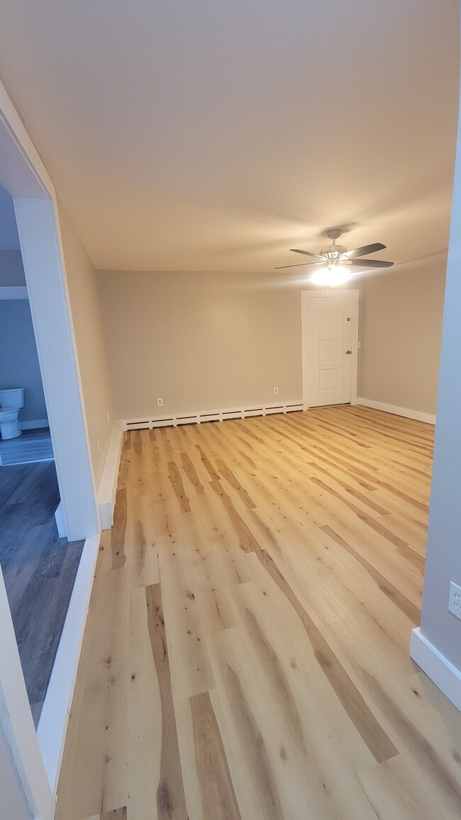 Photo - 1130 US-4 Unit 4