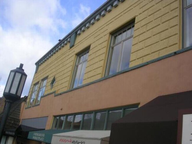 Building Photo - 395 E Main St Unit 5