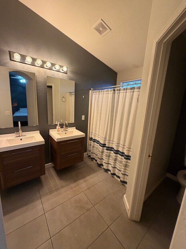 Photo - 5515 S 15th Way