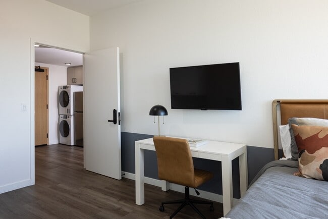 Photo - ArtHaus Ninth