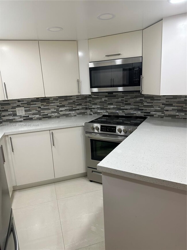 Photo - 8333 Lake Dr Unit 307