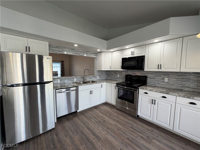 Photo - 1418 Cape Coral Pkwy W