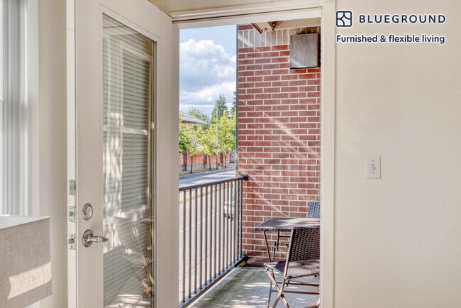 Photo - 11000 NE 10th St Unidad SI FL1-ID427