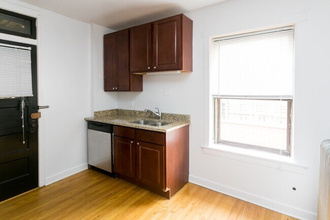 2220 W Ainslie St Unit N3