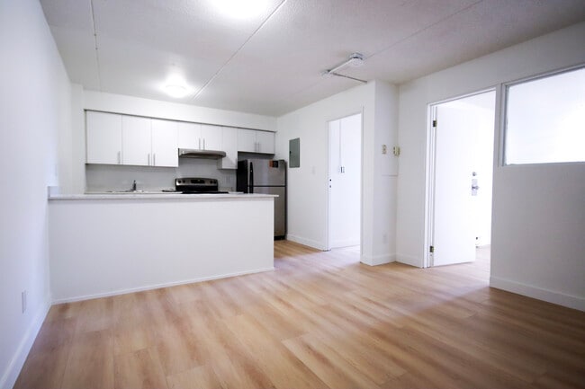 Photo - University Place - 50 University Ave E