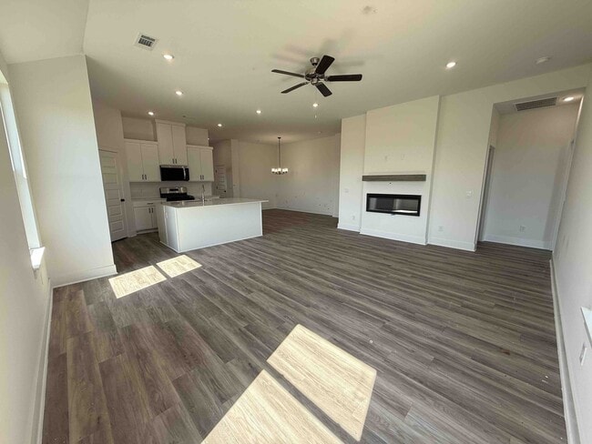 Building Photo - 557 Arizona St