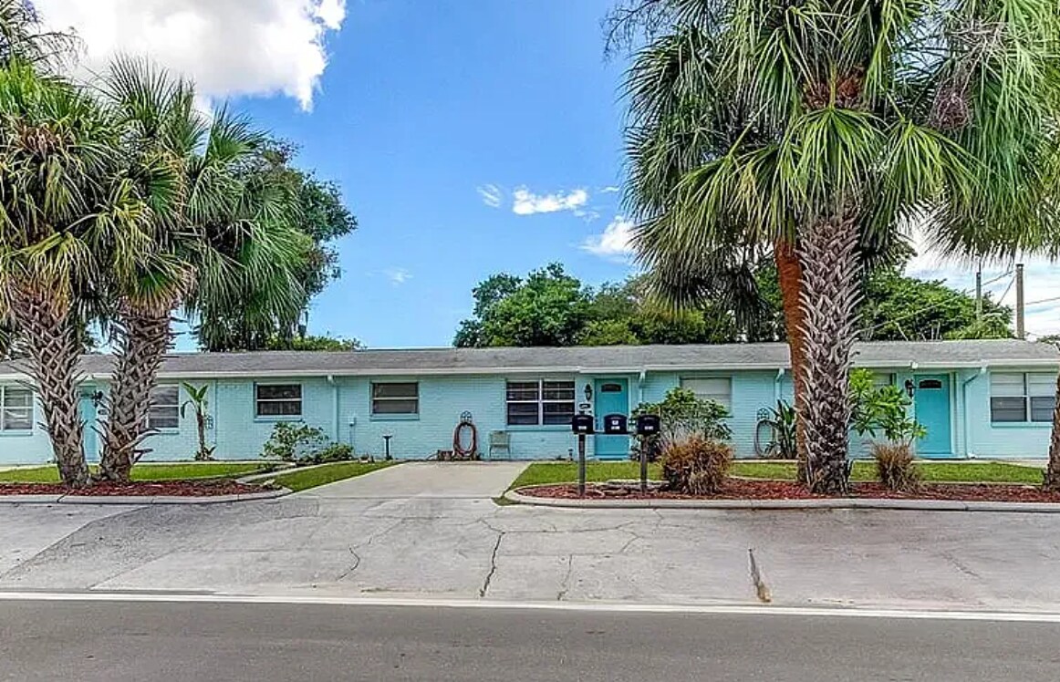 Photo - 6007 Van Buren St