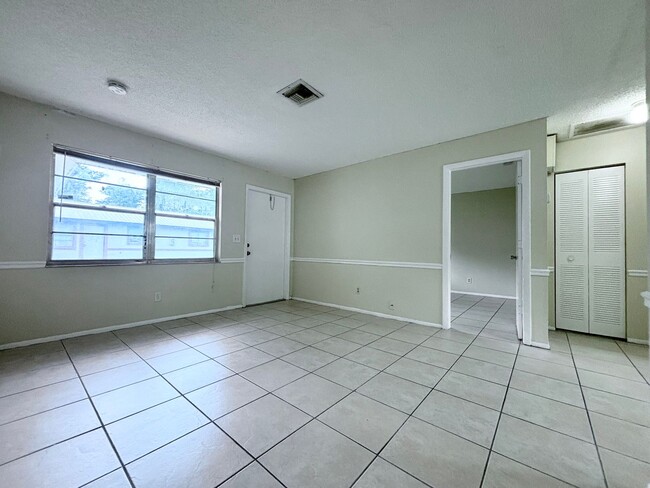 Photo - 4265 Desoto Ave Unit -B