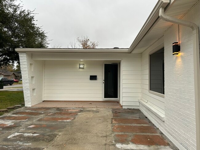 Building Photo - 12414 Ledger Ln