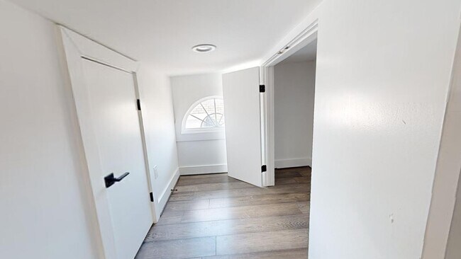 Photo - 1281 Simms Pl NE