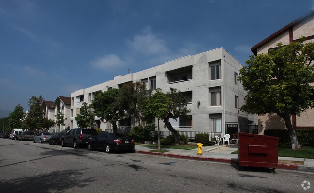 Justin Manor - Justin Manor Apartments