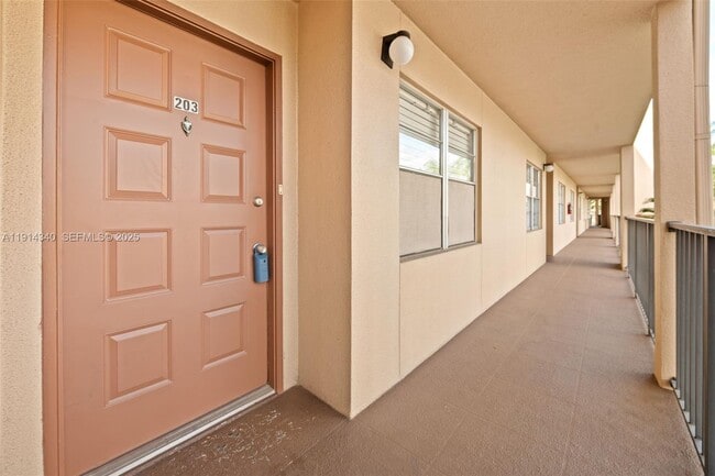 Photo - 13001 SW 11th Ct Unidad 203A