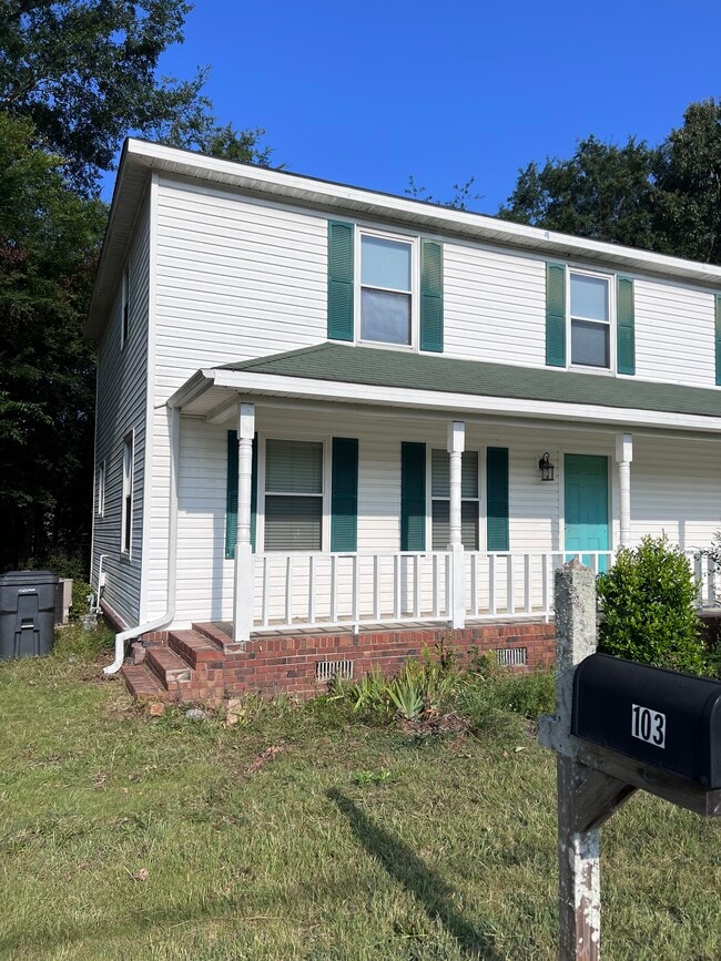 Photo - 103 Murdock Ln