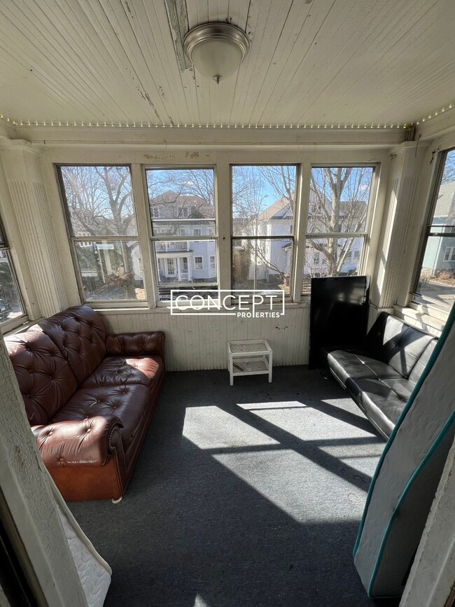 Photo - 23 Moraine St