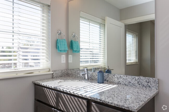 3HAB, 2,5BA - 1475 ft² - Michigan Meadows