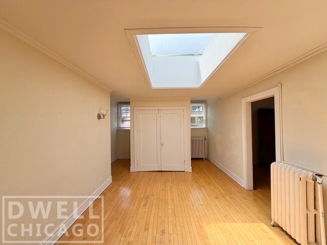 Building Photo - 730 Elm St Unit 301