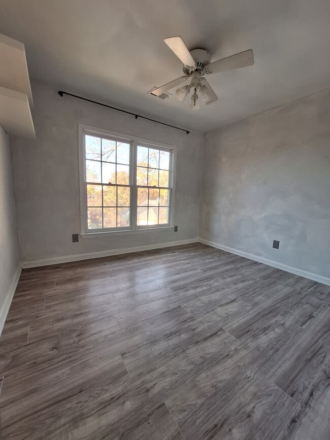 Photo - 2120 Sweetbirch Trl