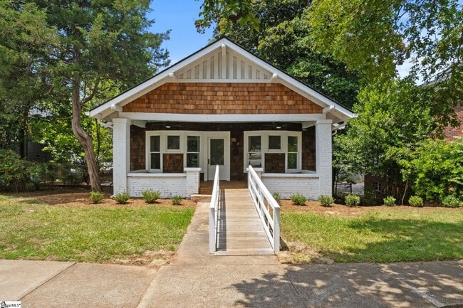Building Photo - 3 Whitsett St Rental