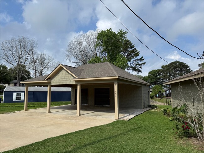 Photo - 308 Indian Shore