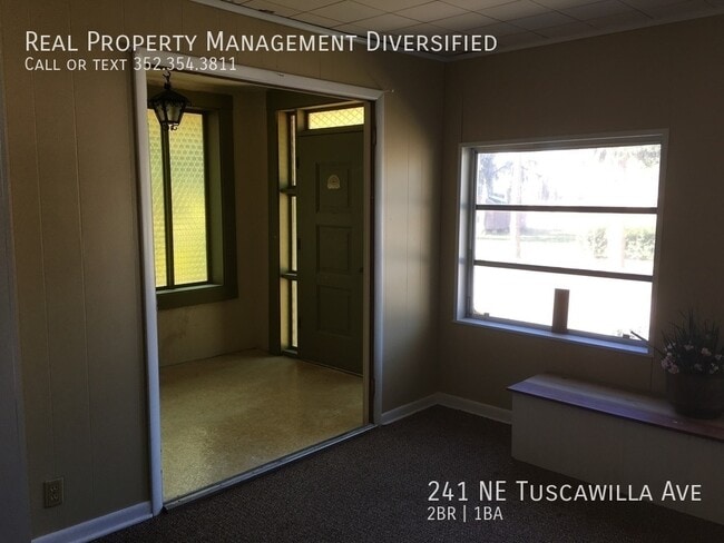 Photo - 241 NE Tuscawilla Ave