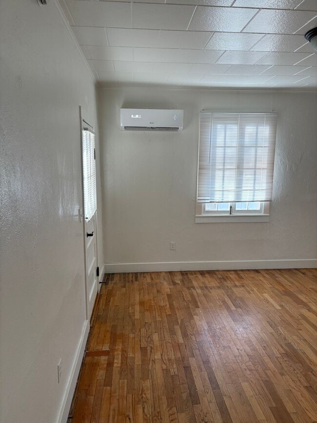 Photo - AN Ridenbaugh Unit Anne & Nate 1801 N 11th