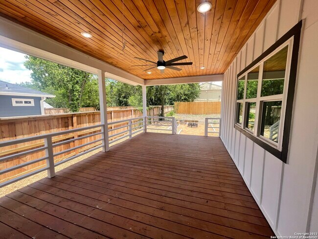 Photo - 243 Porter St