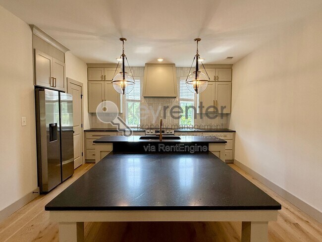 Photo - 1072 Amelia Ct