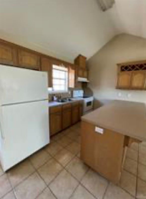 Photo - 703 La Mancha Dr