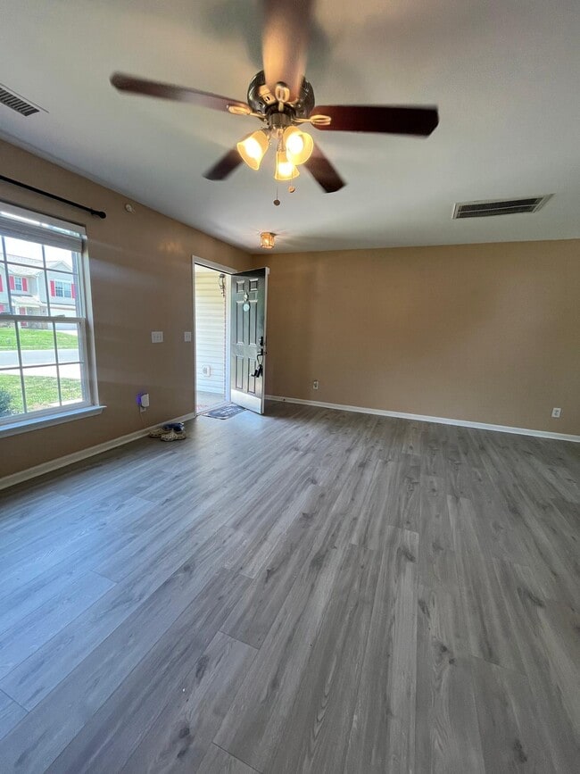 Photo - 4909 Cedarbrook Ln SW