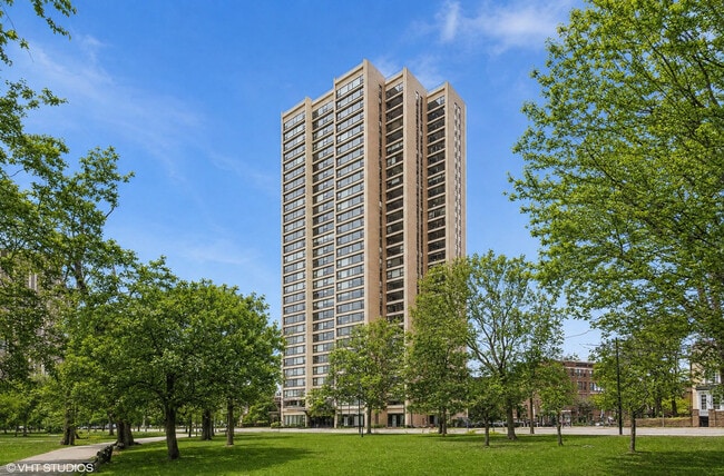 Building Photo - 1850 N Clark St Unit 2803