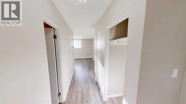 Photo - 9932-9105 105 Ave