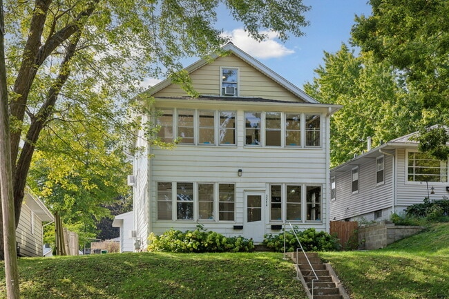 Photo - 3242 Hayes St NE Unit 2