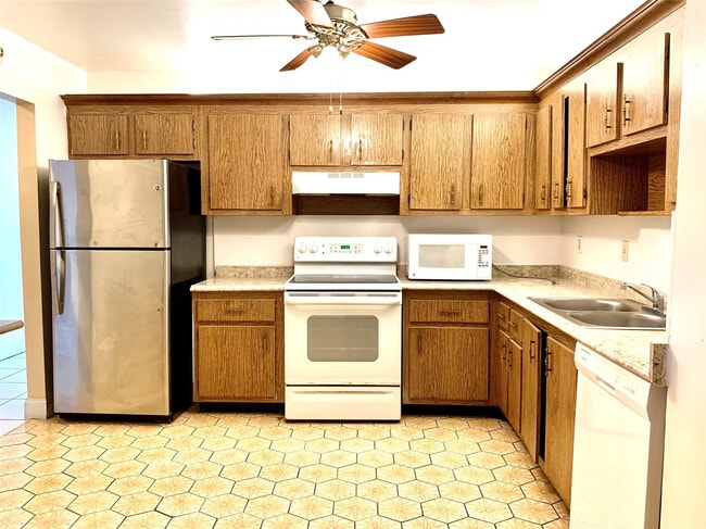 Photo - 8900 W Sample Rd Unit 106