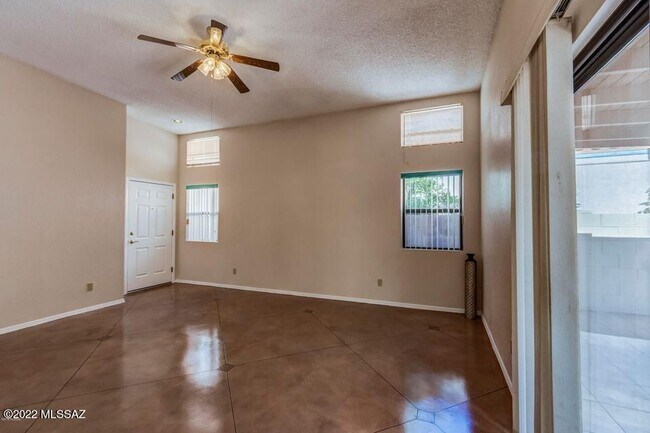 Photo - 6112 N Reliance Dr