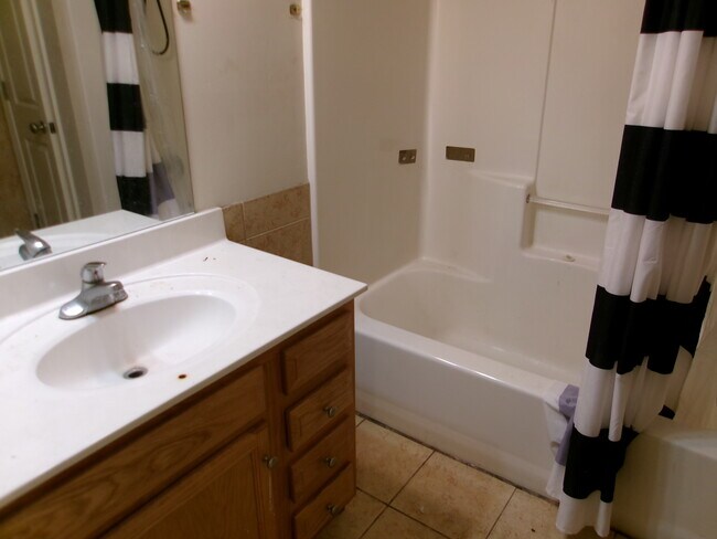 Photo - 1453 Park St Unit B