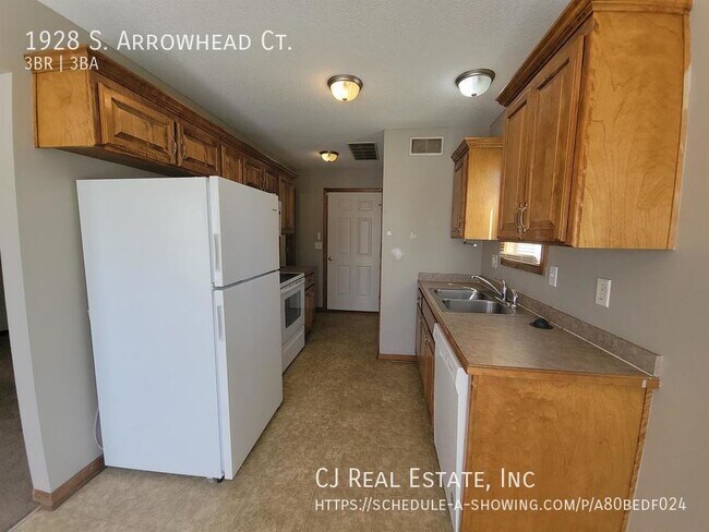 Photo - 1928 S Arrowhead Ct