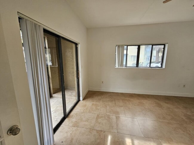 Building Photo - 2445 SW 18th Terrace Unit 213 Rental