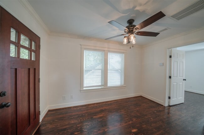 Photo - 811 Woodard St