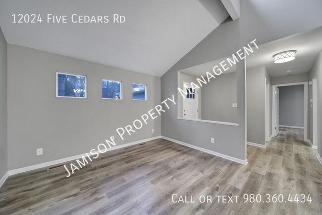 Photo - 12024 5 Cedars Rd