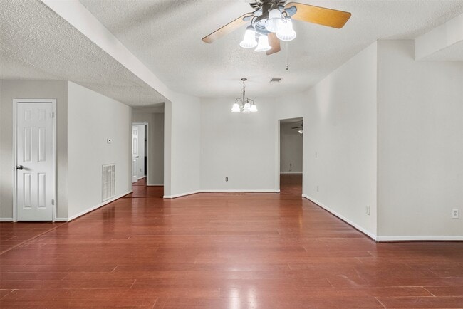 Photo - 9230 Wandsworth Dr