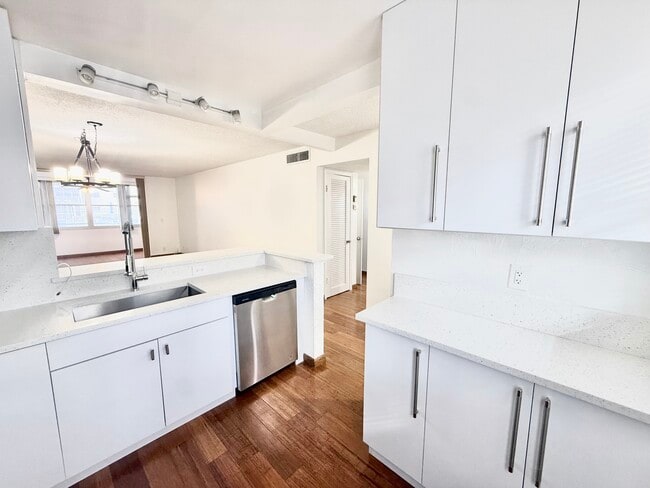 Photo - 901 NE 14th Ave Unit 104