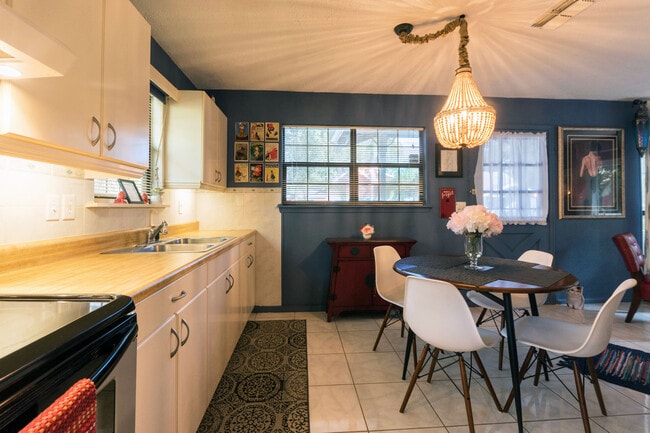 Photo - 1022 8th St N Unidad Cottage