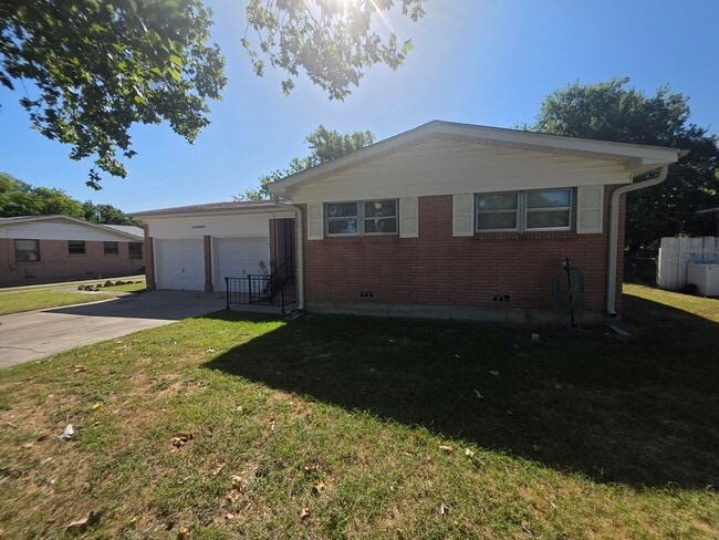 Building Photo - Charming 3/2 in Copperas Cove