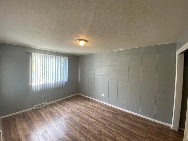 Highland Square Apartments