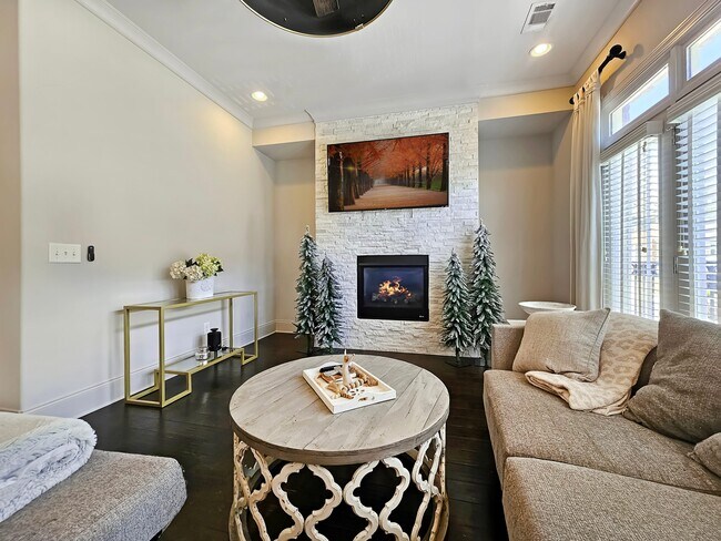 Photo - 2142 Coventry Dr