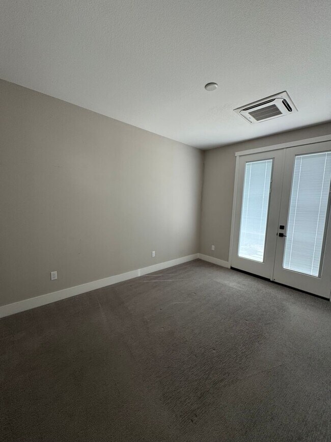 Photo - Work Downtown?